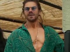 पठान के पोस्टर में नजर आए डेविड वॉर्नर, वीडियो हुआ वायरल