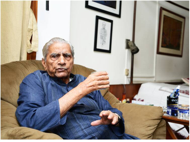 Former Law Minister Senior Advocate Shanti Bhushan passes away at 97 Know Details Shanti Bhushan Death: माजी कायदा मंत्री शांती भूषण यांचं निधन, वयाच्या 97 व्या वर्षी घेतला अखेरचा श्वास