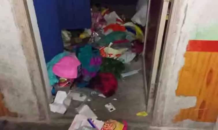 10½ pounds of jewels-Rs 2 lakh stolen after breaking the lock of a house in Ariyalur district TNN அரியலூர்: வீட்டின் பூட்டை உடைத்து 10½ பவுன் நகை, ரூ.2 லட்சம் கொள்ளை