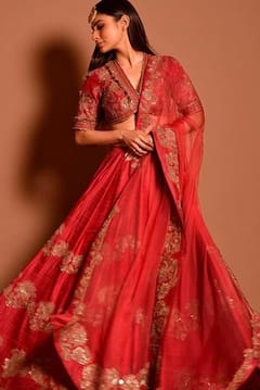 Mouni Roy: ਮੌਨੀ ਰਾਏ ਨੇ ਲਾਲ ਲਹਿੰਗਾ ਵਿੱਚ ਦਿੱਤੇ ਮਿਲੀਅਨ ਡਾਲਰ ਪੋਜ਼, ਕਿਲਰ ਅੰਦਾਜ਼ 'ਤੇ ਮਰ ਗਏ ਪ੍ਰਸ਼ੰਸਕ