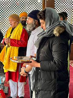 In Pics: पहले मंदिर फिर दरगाह, आस्था के रंग में राहुल गांधी और प्रियंका गांधी, क्या सियासी मायने हैं?