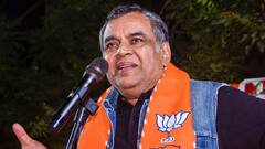 বাঙালি-বিদ্বেষী মন্তব্যে এফআইআরে হাজিরার নোটিস, চ্যালেঞ্জ জানিয়ে হাইকোর্টে পরেশ রাওয়াল