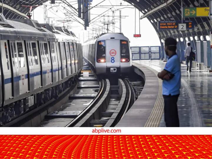 क्या मेट्रो में शराब ले जा सकते हैं? पढ़िए क्या है नियम और किन-किन चीजों को ले जाने पर है पाबंदी Can alcohol or dog be taken in Delhi Metro know the rules for traveling in delhi metro क्या मेट्रो में शराब ले जा सकते हैं? पढ़िए क्या है नियम और किन-किन चीजों को ले जाने पर है पाबंदी