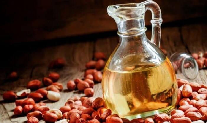 Edible Oil Price: Once again ground nut oil prices soars home makers budget disturbed Edible Oil Price: મગફળીનું બંપર ઉત્પાદન છતાં સિંગતેલના ભાવમાં ભડકો, ગૃહિણીઓના બજેટ ખોરવાશે