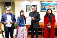 ਅਮਨ ਅਰੋੜਾ ਨੇ ਮਕਾਨ ਉਸਾਰੀ ਤੇ ਸ਼ਹਿਰੀ ਵਿਕਾਸ ਵਿਭਾਗ ਵਿੱਚ 19 ਜੂਨੀਅਰ ਇੰਜਨੀਅਰਾਂ ਨੂੰ ਨਿਯੁਕਤੀ ਪੱਤਰ ਸੌਂਪੇ