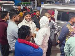 सीवान सदर अस्पताल में मरीज की मौत पर परिजनों ने की तोड़-फोड़, जान बचा कर भागे डॉक्टर 