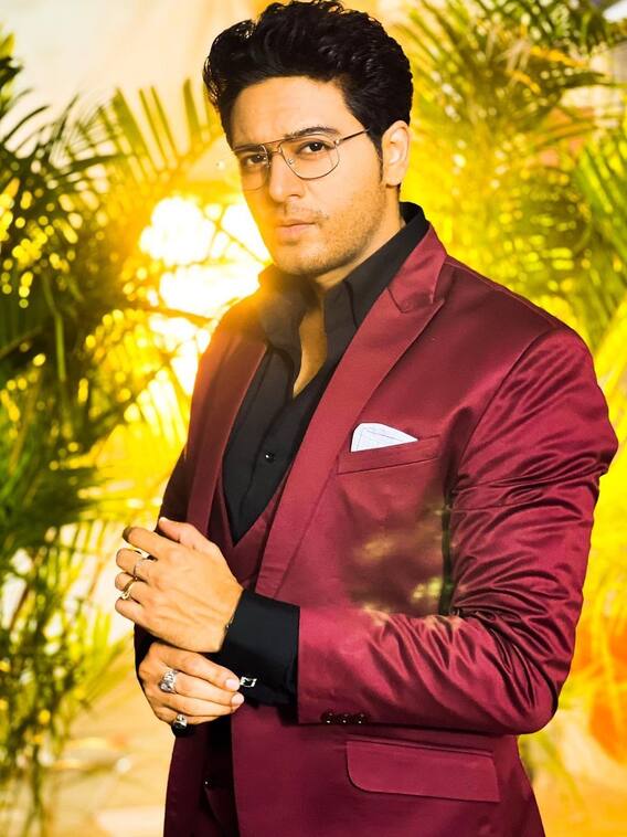 अनुपमा के अनुज करते हैं इतनी कमाई