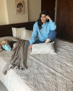 PHOTO: परमसुंदरी करिश्मा तन्नाचा ग्लॅमरस अंदाज; नव्या फोटोशुटने वेधलं लक्ष!