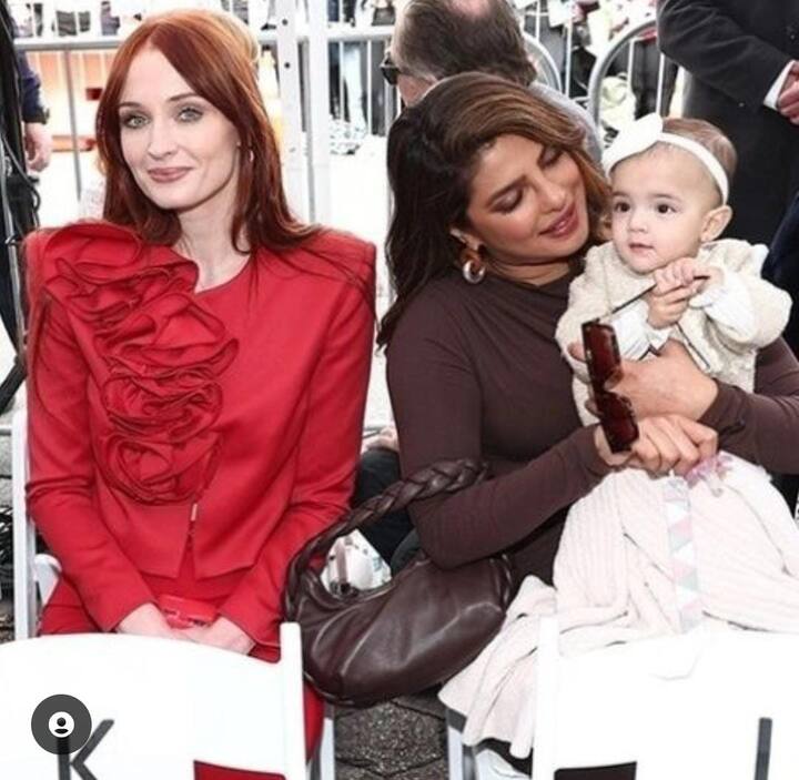 ਗਲੋਬਲ ਆਈਕਨ ਪ੍ਰਿਯੰਕਾ ਚੋਪੜਾ ਇਨ੍ਹੀਂ ਦਿਨੀਂ ਮਾਂ ਬਣਨ ਦਾ ਆਨੰਦ ਮਾਣ ਰਹੀ ਹੈ। ਇਸ ਦੇ ਨਾਲ ਹੀ ਪ੍ਰਸ਼ੰਸਕ ਮਾਲਤੀ ਦੀ ਇੱਕ ਝਲਕ ਪਾਉਣ ਲਈ ਬੇਤਾਬ ਹਨ। ਅਜਿਹੇ 'ਚ ਪ੍ਰਿਯੰਕਾ ਚੋਪੜਾ ਨੇ ਆਖਿਰਕਾਰ ਆਪਣੀ ਬੇਟੀ ਮਾਲਤੀ ਮੈਰੀ ਚੋਪੜਾ ਦਾ ਚਿਹਰਾ ਦਿਖਾ ਦਿੱਤਾ ਹੈ।