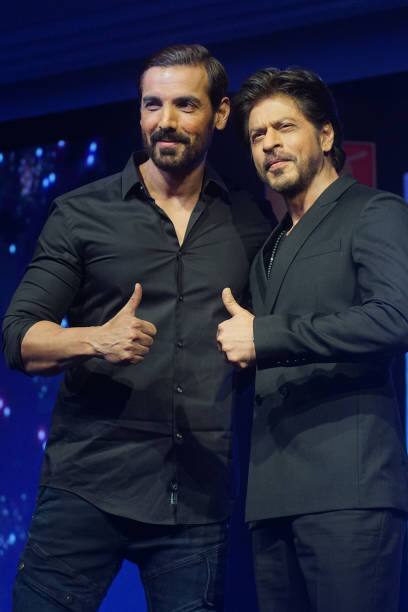 ਇਸੇ ਦਰਮਿਆਨ ਸ਼ਾਹਰੁਖ ਖਾਨ ਦਾ ਇੱਕ ਵੀਡੀਓ ਕਾਫੀ ਵਾਇਰਲ ਹੋ ਰਿਹਾ ਹੈ। ਵੀਡੀਓ ਦੇਖ ਕੇ ਪਤਾ ਲੱਗਦਾ ਹੈ ਕਿ ਇਹ ਹਾਲ ਹੀ 'ਚ ਸ਼ੂਟ ਕੀਤਾ ਗਿਆ ਸੀ। ਵੀਡੀਓ ਉਸ ਸਮੇਂ ਦਾ ਹੈ, ਜਦੋਂ 'ਪਠਾਨ' ਫਿਲਮ ਖਿਲਾਫ ਬਾਇਕਾਟ ਟਰੈਂਡ ਚੱਲ ਰਿਹਾ ਸੀ।