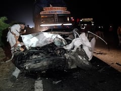 Palghar Accident: पालघरमध्ये भीषण अपघात, भरधाव कारची बसला मागून धडक, गाड्यांचा चक्काचूर, चौघे जागीच ठार