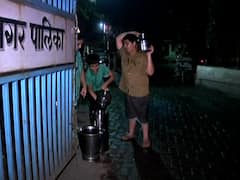 मुंबईत पाणीबाणी! रिक्षा, दुचाकीवर मुंबईकर पाण्याच्या शोधात