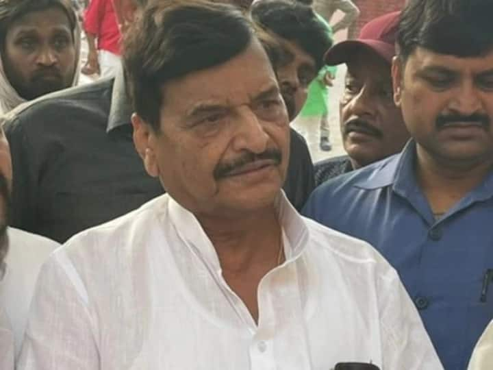 UP Politics Shivpal Singh Yadav reaction on get equal stature in Samajwadi Party With Swami Prasad Maurya UP Politics: स्वामी प्रसाद मौर्य को सपा में बराबर का कद, अब शिवपाल यादव की आई प्रतिक्रिया, जानिए क्या कहा?