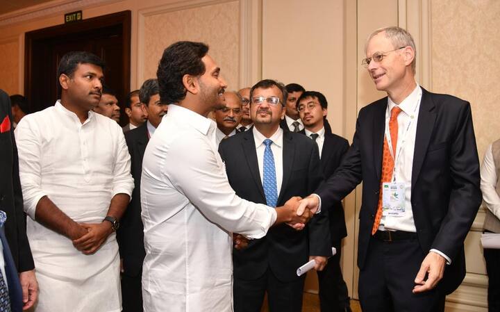 విదేశీ ప్రతినిధులను పరిచయం చేసుకొని ఏపీలో అవకాశాలు వివరించిన జగన్