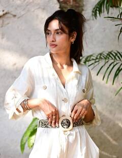 Valentine's Day Hairstyle: वैलेंटाइन डे के लिए एकदम परफेक्ट हैं बंगाली बाला नुसरत जहां के ये 7 हेयर स्टाइल लुक्स,  आप भी करें ट्राई