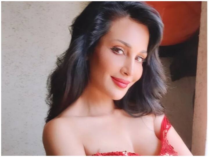 स्त्री फेम एक्ट्रेस ने बताया कि इसके बाद वह अपने पैरेंट्स के साथ रहने लगीं और उन्हें इन सभी चीजों से उबरने में कई महीने लग गए.