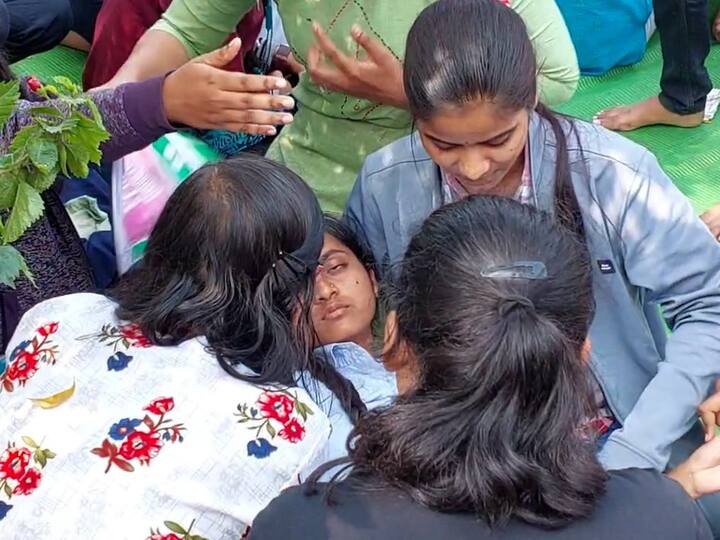 अहमदनगर जिल्ह्यातील राहुरी कृषी विद्यापीठास राज्यातील चारही विद्यापीठ आवारात हे आंदोलन सुरू आहे. आज या आंदोलनाचा सातवा दिवस असून अद्यापही राज्य सरकार अथवा लोकसेवा आयोगाने  त्याची दखल घेतली नाही