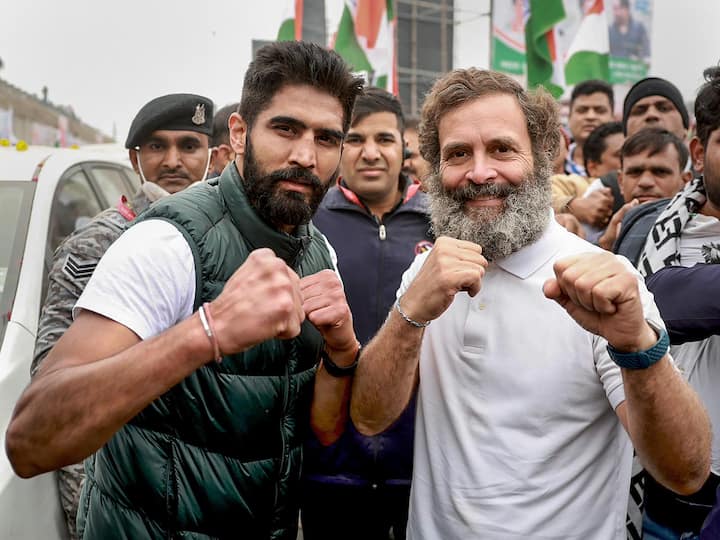 काँग्रेस पक्षासह कार्यकर्त्यांमध्ये उत्साह वाढल्याचं दिसलं. काँग्रेसला हिमाचल प्रदेशात सत्ता मिळाली.