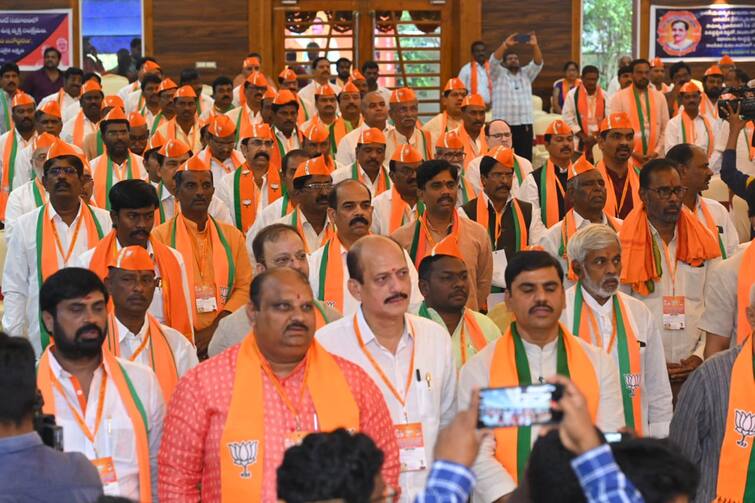 BJP On Jagan : The situation of AP employees is like employees of a bankrupt company – BJP criticizes the government