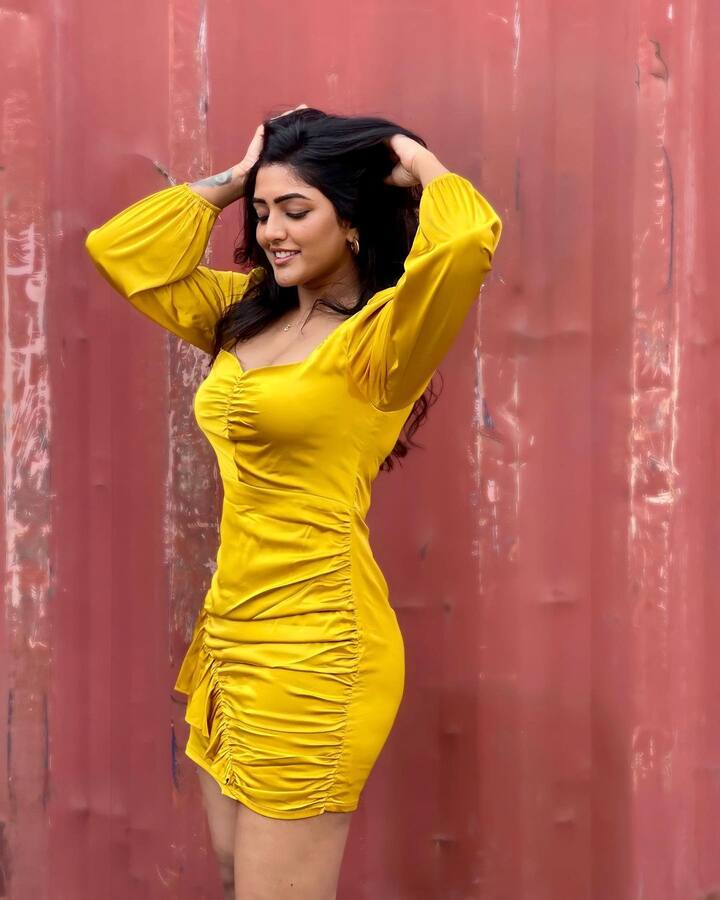 సోషల్ మీడియాలో ఫుల్ యాక్టివ్ గా ఉండే ఈ ముద్దుగుమ్మ తన లేటెస్ట్ ఫోటోస్ షేర్ చేసింది.