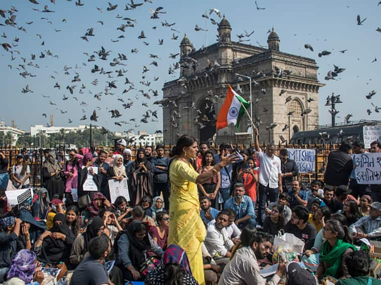 Mumbai Police Withdraws Case Against 36 People For Gateway Of India Protest Over 2020 JNU Violence Mumbai Police Withdraws Case Against 36 People For Gateway Of India Protest Over 2020 JNU Violence