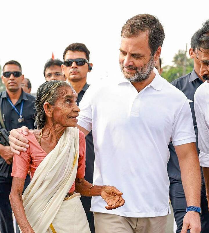 राहुल गांधींनी त्यांचं म्हणणं जाणून घेतलं. प्रत्येक दिवशी राहुल गांधींनी एक सभा घेतली..तर प्रत्येक जिल्ह्यात पत्रकार परिषदही घेतली.