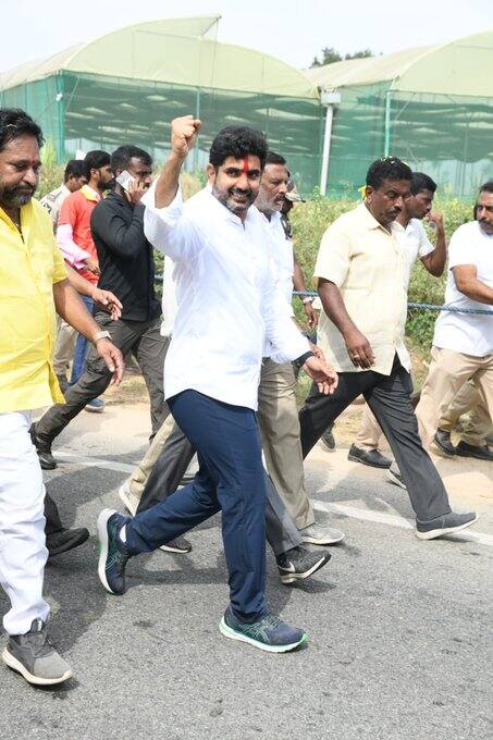 కూలీలతో మాటామంతీ- కురబ కులస్తుల సమస్యలపై చర్చ- ఐదో రోజు ఉత్సాహంగా లోకేష్ పాదయాత్ర