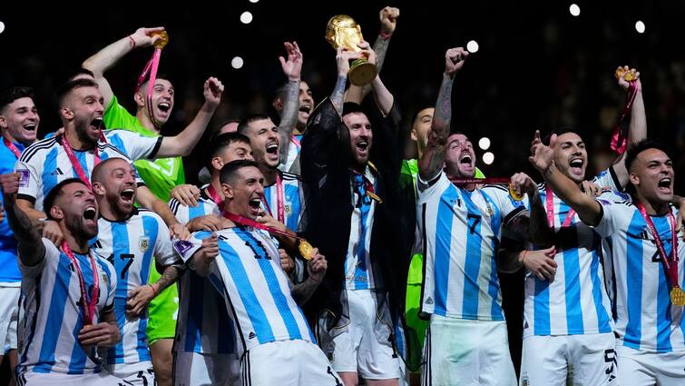 Lionel Messi claims he was blocked on instagram following World Cup win Lionel Messi Blocked: বিশ্বকাপ জয়ের পরেই সোশ্যাল মিডিয়ায় ব্লক হন মেসি?