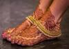 Gold Anklet: ਜੇਕਰ ਔਰਤਾਂ ਪੈਰਾਂ 'ਚ ਸੋਨੇ ਦੀ ਝਾਂਜਰਾਂ ਪਾਉਂਦੀਆਂ ਹਨ, ਤਾਂ ਨਾ ਕਰਨ ਅਜਿਹੀ ਗਲਤੀ, ਹੋਵੇਗਾ ਭਾਰੀ ਨੁਕਸਾਨ
