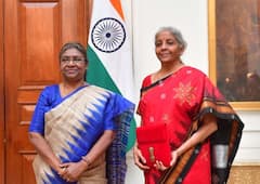 Budget 2023: નાણા મંત્રી નિર્મલા સીતારમણે  બજેટ રજૂ કરતાં પહેલા રાષ્ટ્રપતિ સાથે કરી મુલાકાત, જુઓ તસવીરો