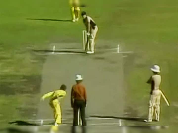 Underarm Bowling incident in Benson & Hedges World Series Cup 1981 3rd Final Aus vs NZ 42 साल पहले आज ही के दिन हुई थी क्रिकेट जगत की एक शर्मनाक घटना, ऑस्ट्रेलियाई कप्तान ने डलवाई थी विवादित गेंद