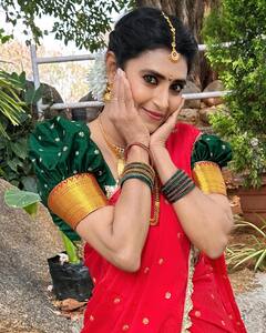 Gruhalakshmi Kasthuri Shankar Photos: హాఫ్ సెంచరీకి చేరువవుతున్నా పదహారేళ్ల పడుచులా మురిపిస్తోన్న గృహలక్ష్మి( కస్తూరి)