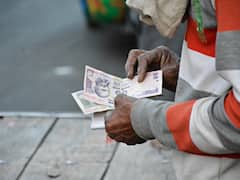 सोना-चांदी और प्लेटिनम होगा महंगा, इन चीजों पर मिलेगी भारी छूट- जानें क्या हुआ सस्ता और क्या महंगा