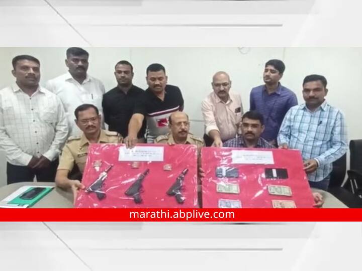 Kalwa Crime News 2.5 Lakh looted by pretending to use fake weapons four arrested from Uttar Pradesh Kalwa Crime News: कळव्यात बनावट शस्त्राचा धाक दाखवून अडीच लाखाला लुटले, उत्तर प्रदेशमधून चौघांना अटक