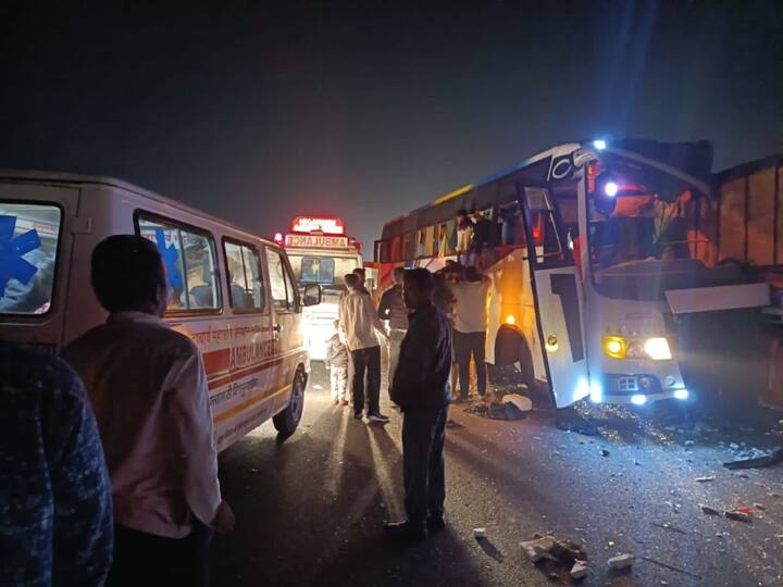 4 Dead, 15 Injured After Bus Collides With Truck In Pune, Maharashtra 4 Dead, 15 Injured After Bus Collides With Truck In Pune, Maharashtra