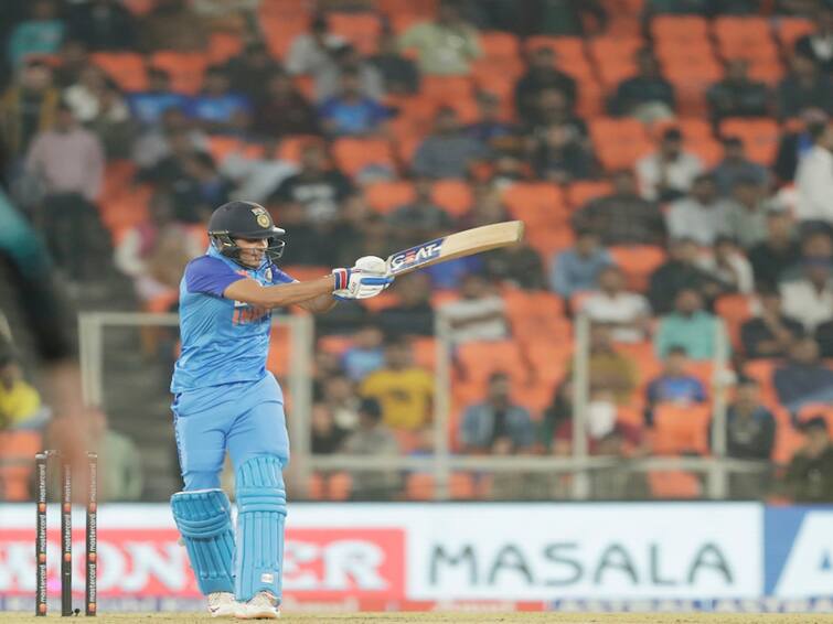 ind vs nz, 3rd t20: Indian opener Shubman Gill scored his maiden T20I century in 54 balls in the 3rd T20I against New Zealand Shubman Gill: தீ தளபதி... நியூசிலாந்து பவுலர்கள் பந்தை சிதறடி... டி20-யில் முதல் சதத்தை பதிவு செய்த சுப்மன் கில்!