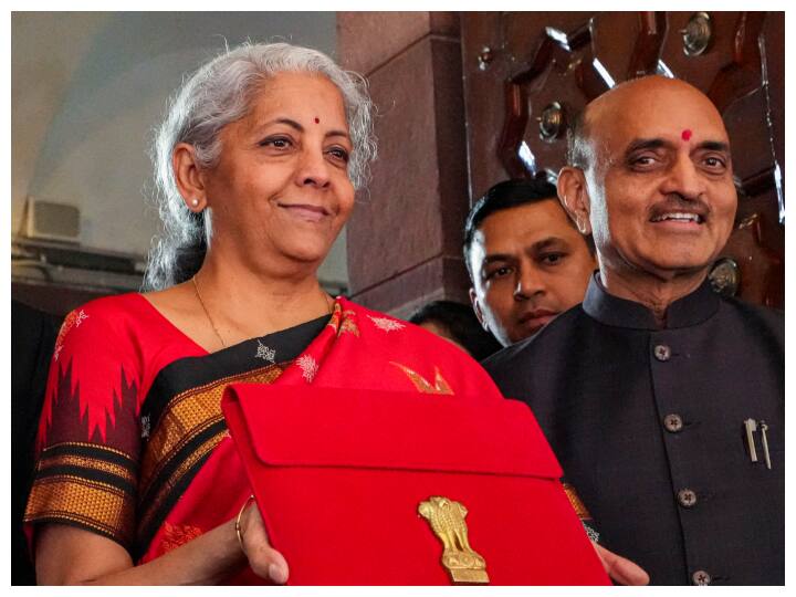 Union Budget 2023 big announcement in the budget regarding KYC PAN and Aadhaar card complete data on a single portal Union Budget 2023: KYC को लेकर बजट में हुआ ये बड़ा एलान, एक ही पोर्टल पर होगा पूरा डेटा