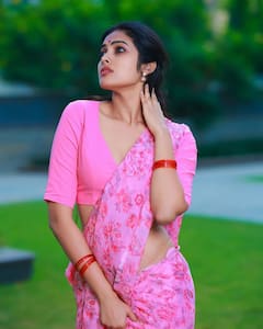 సిల్క్ స్మితా కాదు, దివి - కళ్లతోనే కవ్విస్తున్న ‘బిగ్ బాస్’ బ్యూటీ!