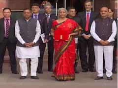 बजट से पहले निर्मला सीतारामन की पहली तस्वीर, पेपरलेस बजट पेश करने के लिए तैयार हैं वित्त मंत्री