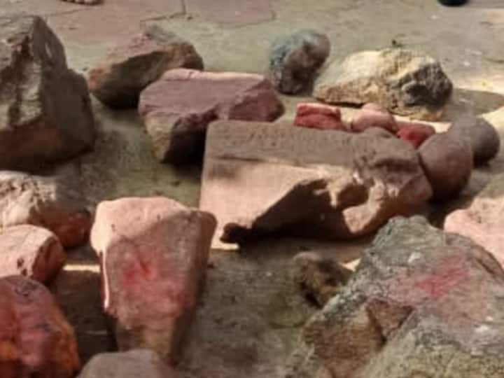 Surajpur Khopa Dham Statues of Khopa Dham broken by mental person in Surajpur of Chhattisgarh Ann Surajpur Khopa Dham: प्रसिद्ध खोपा धाम में तोड़-फोड़ से श्रद्धालुओं में रोष, ग्रामीणों ने आरोपी को किया पुलिस के हवाले