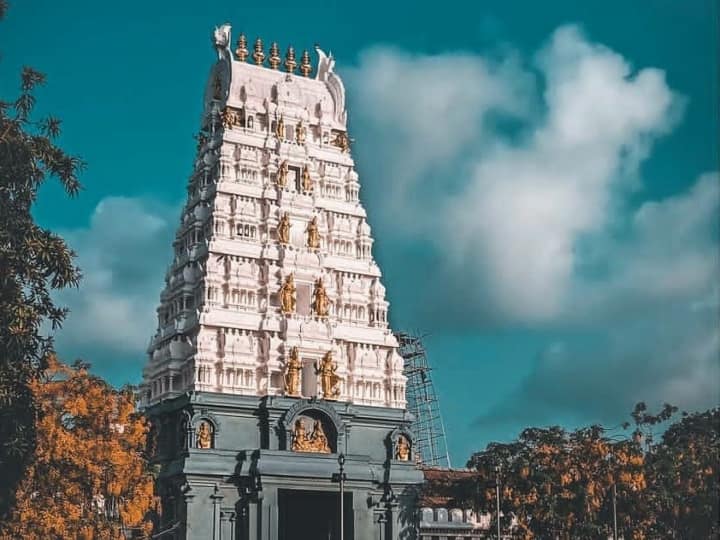 Sri Lanka Ramayana: श्रीलंका में रामायण युग के कुछ ऐसे अनगिनत जगह है, जो आज के जमाने में घूमने के लिए सबसे अच्छी प्लेस मानी जाती है.
