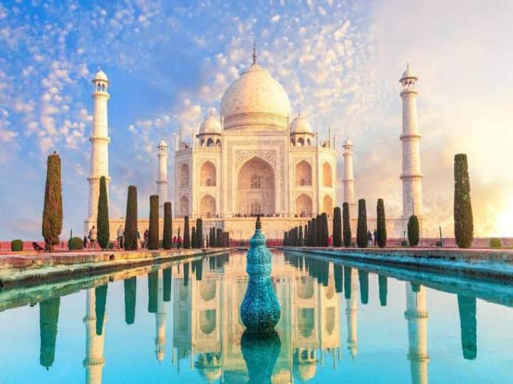 travel tips celebrate valentine day with your partner at these romantic  places in agra taj mahal | Valentine's Day 2023: बजट है कम तो आगरा के इन  रोमांटिक स्पॉट्स पर गर्लफ्रेंड के