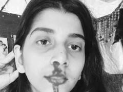 “தேவையில்லாமல் உங்கள் நாய் குரைக்கிறது”: இளம்பெண்ணின் மூக்கை உடைத்த பக்கத்து வீட்டுக்காரர்!