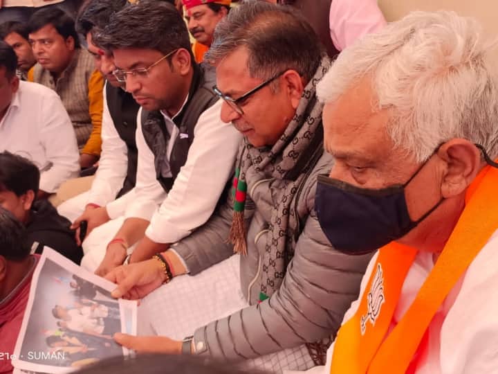 Rajasthan Politics: किरोड़ी लाल मीणा ने कहा- 'मेरे पास जादू की छड़ी है, पीएम की रैली में जोरदार भीड़ होगी' BJP MP Kirodi Lal Meena said he have a magic wand there will be a huge crowd in PM Narendra Modi rally ANN Rajasthan Politics: किरोड़ी लाल मीणा ने कहा- 'मेरे पास जादू की छड़ी है, पीएम की रैली में जोरदार भीड़ होगी'