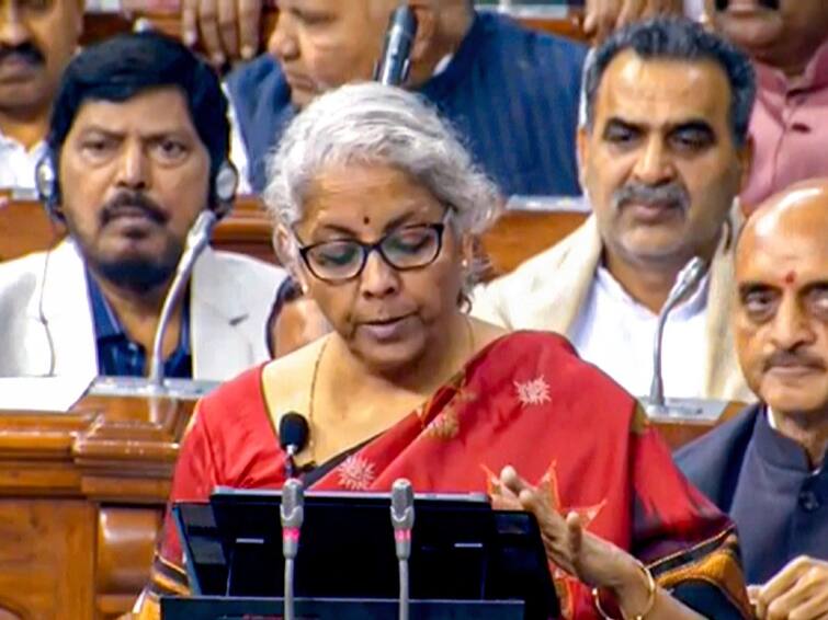 Union Budget 2023 FM Nirmala Sitharaman delivers 1 hour 25 minute speech Budget 2023 : இதுவரையில் இதுவே குறைந்த நேரம்: ஒன்றரை மணி நேரத்திற்குள் பட்ஜெட் உரையை வாசித்து முடித்த நிதியமைச்சர்!