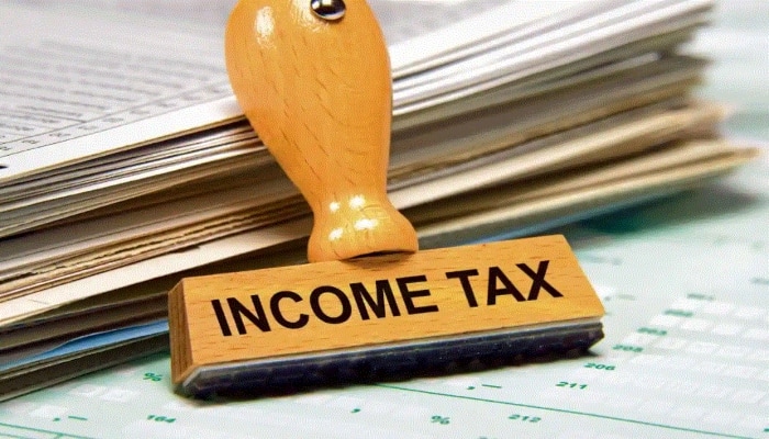 New Tax Regime : ਨਵੀਂ ਇਨਕਮ ਟੈਕਸ ਪ੍ਰਣਾਲੀ ਦੇ ਤਹਿਤ ਜਿਨ੍ਹਾਂ ਦੀ ਸਾਲਾਨਾ ਆਮਦਨ 7 ਲੱਖ ਰੁਪਏ ਤੱਕ ਹੈ, ਉਨ੍ਹਾਂ ਨੂੰ ਕੋਈ ਟੈਕਸ ਨਹੀਂ ਦੇਣਾ ਪਵੇਗਾ। ਨਵੀਂ ਆਮਦਨ ਟੈਕਸ ਪ੍ਰਣਾਲੀ ਨੂੰ ਆਕਰਸ਼ਕ ਬਣਾਉਣ ਲਈ ਵਿੱਤ ਮੰਤਰੀ ਨਿਰਮਲਾ ਸੀਤਾਰਮਨ ਨੇ ਨਵੀਂ ਟੈਕਸ ਪ੍ਰਣਾਲੀ ਦੇ ਤਹਿਤ ਟੈਕਸ ਸਲੈਬ ਵਿੱਚ ਵੱਡੇ ਬਦਲਾਅ ਕੀਤੇ ਹਨ।