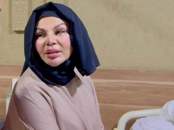 Rakhi Sawant Marriage with Adil Khan Is in Danger after her Mother Died actress Broke Down In Video मां की मौत के बाद ये कैसे-कैसे वीडियो शेयर कर रही हैं Rakhi Sawant? कभी बुर्के में तो कभी बीच पर आईं नज़र