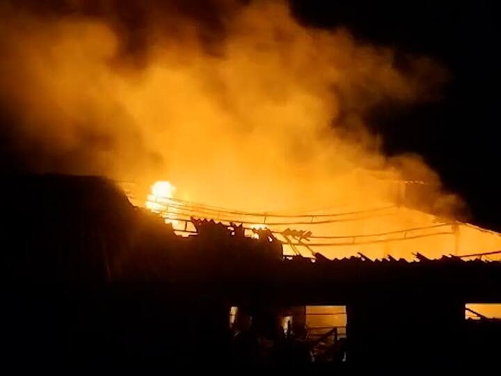 Bhiwandi Fire : भिवंडी शहरात आगीचे सत्र काही थांबताना दिसत नसून पुन्हा एकदा अग्नितांडव पाहायला मिळालं आहे.