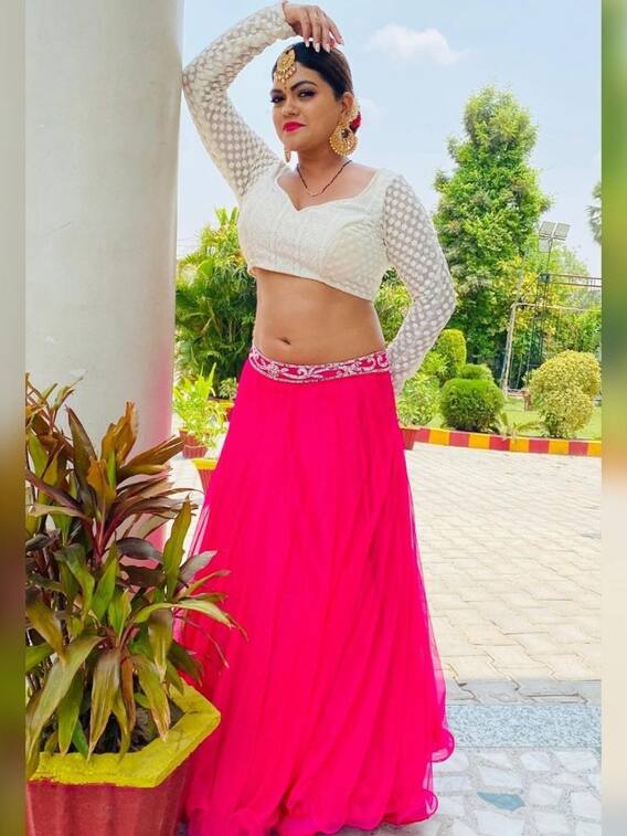 जानें कितनी पढ़ी लिखी हैं भोजपुरी एक्ट्रेस निशा दूबे