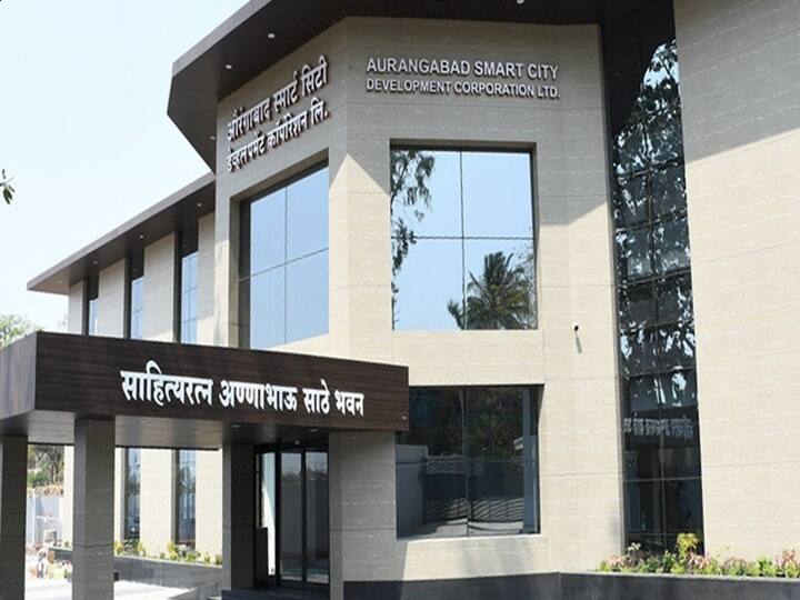 maharashtra News Aurangabad News Aurangabad Smart City awarded crores worth of work on simple application without tender   Disclosure of matter in Right to Information औरंगाबाद स्मार्ट सिटीने विनानिविदाच साध्या अर्जावर दिले कोट्यवधीचे काम; माहिती अधिकारात बाब उघड